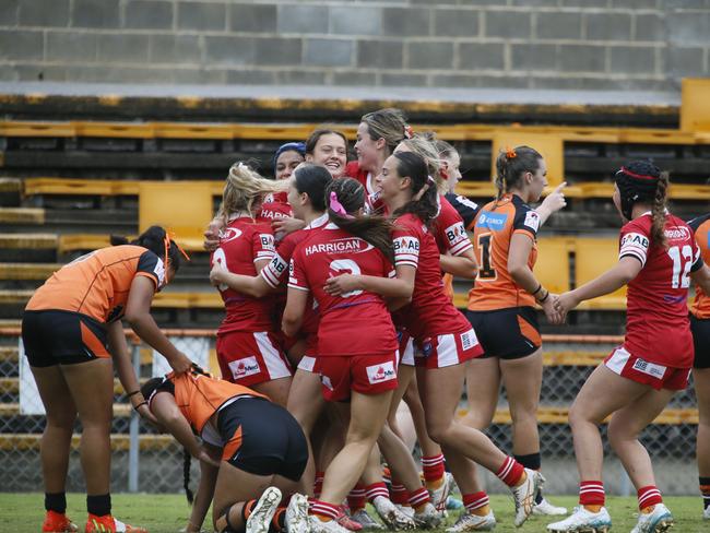 Illawarra celebrates a try. Picture: Warren Gannon Photography