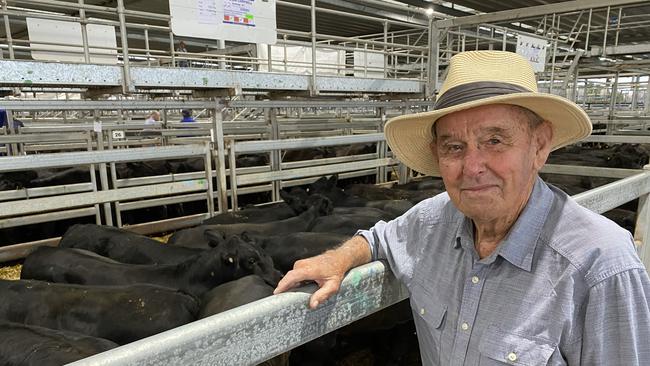 Lang Peterkin from Tallangatta kept a close eye on prices at Wodonga’s opening sale on January 5. Picture: Fiona Myers