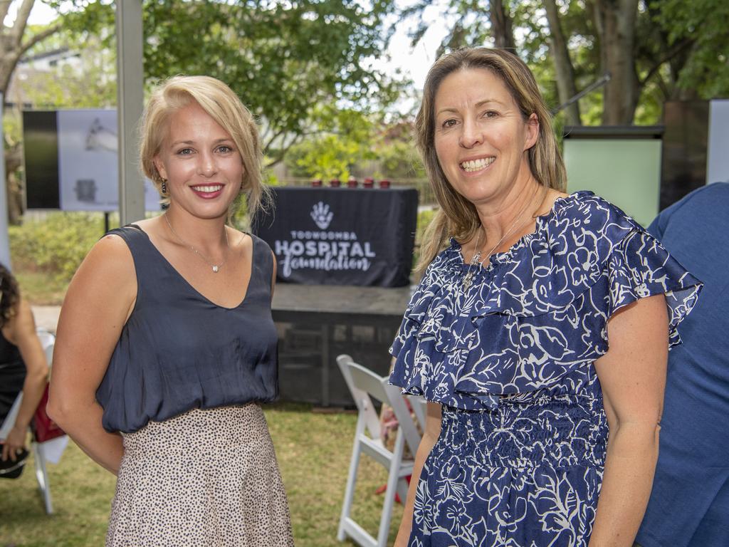 ( From left ) Bonny Burke and Bec Statton at the Hogans Family Jewellers Ladies Diamond Luncheon 2020, Gips restaurant. Friday. 16th Oct 2020