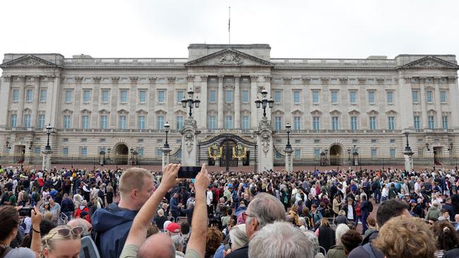 Crowds gather at Buckingham Palace after Queen Elizabeth II died at Balmoral Castle in Scotland on September 8, 2022. Picture: Chris Jackson/Getty Images