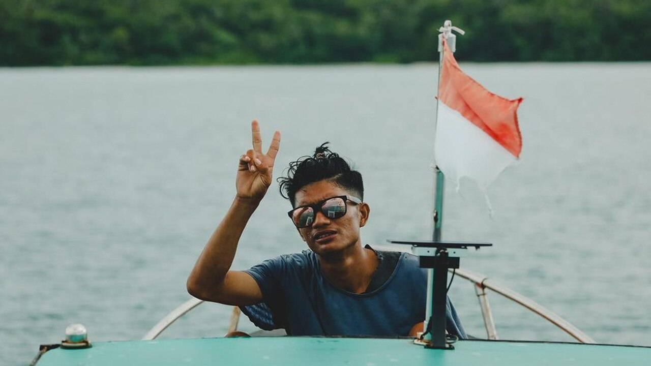 Indonesian guide Fifan has not been found after the boat capsized.