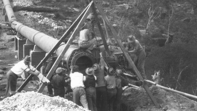 The Pymble-Warringah Main under construction. Photo Manly, Warringah and Pittwater Historical Society