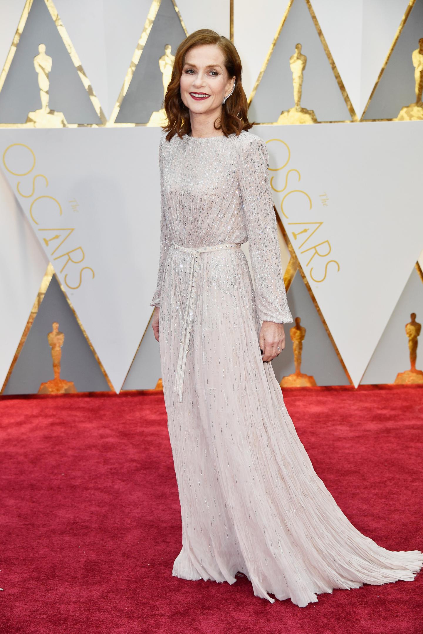 Oscars 2017 Isabelle Huppert is wearing Armani Priv Vogue