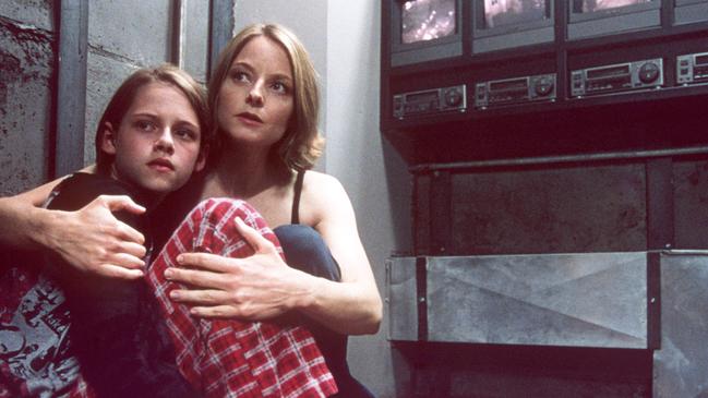 Jodie Foster with Kristen Stewart in Panic Room.