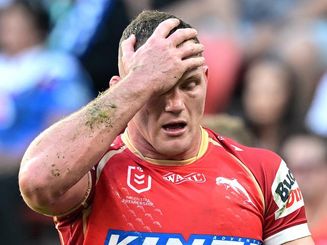 BRISBANE, AUSTRALIA - MAY 17: Tom Gilbert of the Dolphins looks dejected after coming from the field injured during the round eleven NRL match between Dolphins and Warriors at Suncorp Stadium, on May 17, 2025, in Brisbane, Australia. (Photo by Bradley Kanaris/Getty Images)