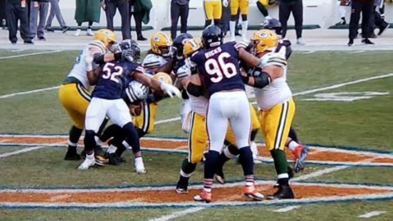 Bears' Hicks on Packers line: 'Those five guys can't block Khalil Mack'