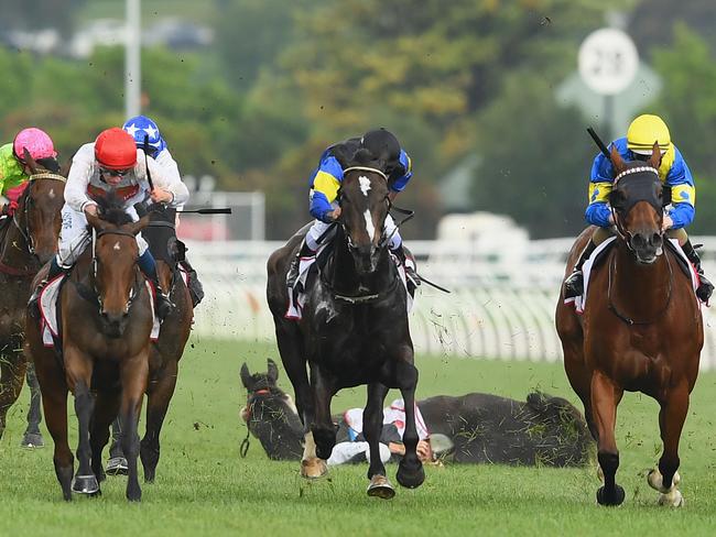 Galaxy Raider falls during race nine. (Photo by Quinn Rooney/Getty Images)