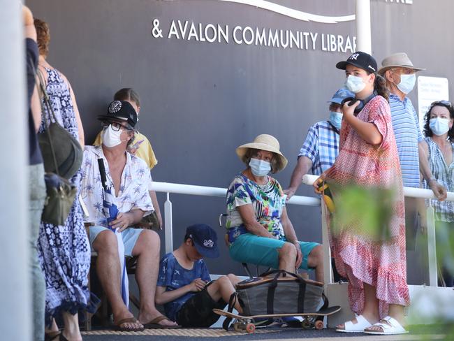 WEEKEND TELEGRAPHS SPECIAL. MUST TALK WITH PIC ED JEFF DARMANIN BEFORE PUBLISHING - Pictured is the line of people waiting to get tested for COVID-19 at a pop up testing clinic in Avalon today after two people from the area tested positive for Coronavirus. Picture: Tim Hunter.