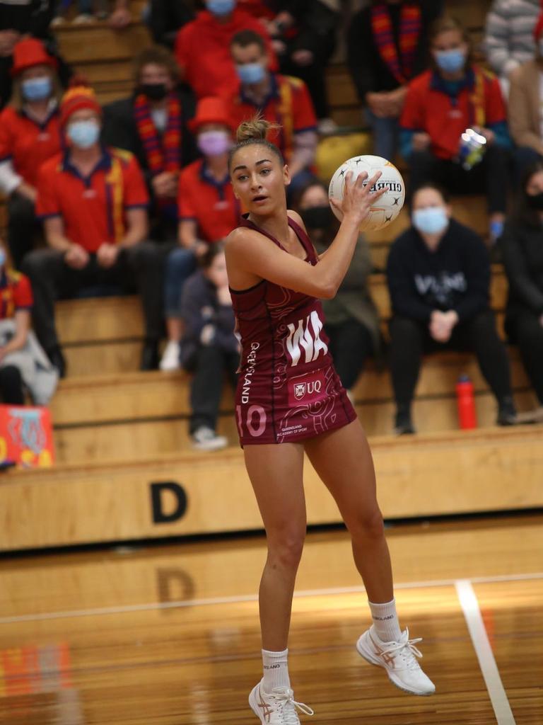 Dakota Newson playing for Queensland at the 2022 National Netball Championships. Picture: Netball QLD.