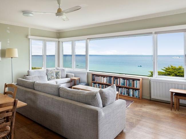 The $15m Portsea mansion is the subject of a legal fight over commission worth less than one percent of the property's total value. ,