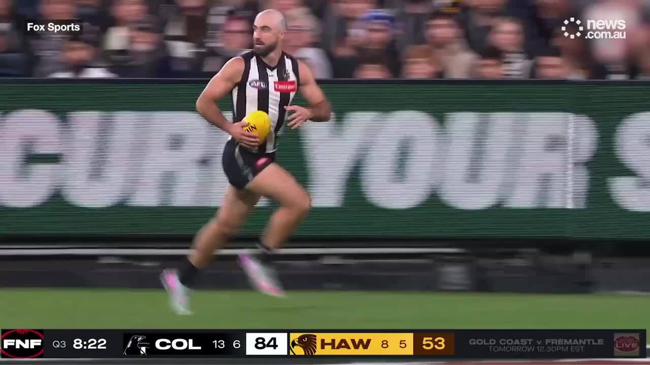 Collingwood star taunts ex-teammate with 50m run