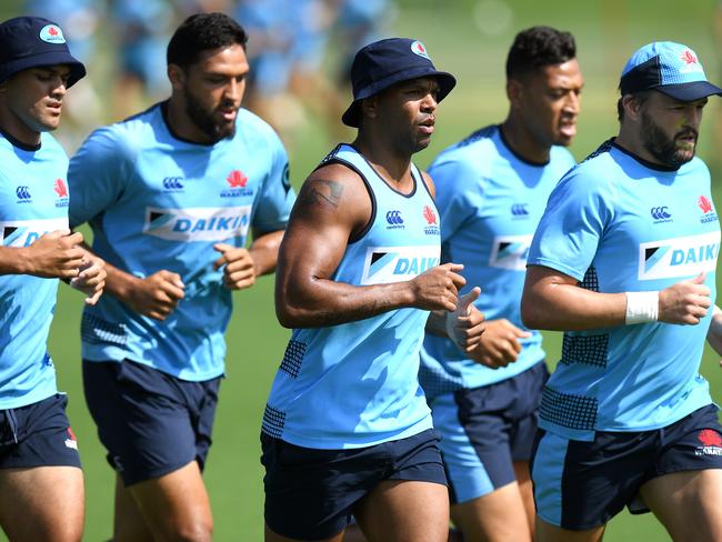 (L-R) NSW Waratahs players Karmichael Hunt, Curtis Rona, Kurtley Beale, Israel Folau and Adam Ashley-Cooper take part in a training session in Sydney, Tuesday, January 29, 2019. (AAP Image/Dan Himbrechts) NO ARCHIVING