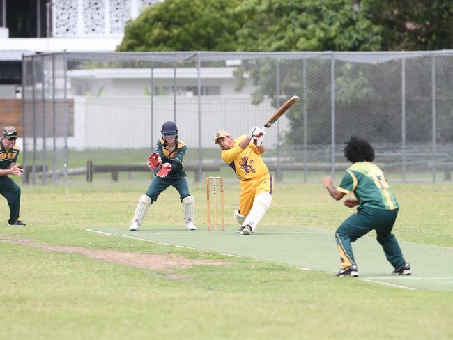 Palm Beach Currumbin (batting) vs. Helensvale in Community Div 1 Josh Movigliatti. 25 November 2023 Palm Beach Picture by Richard Gosling
