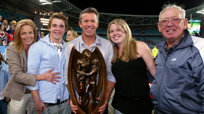 With his family after winning the NRL Rugby League Grand Final against the Roosters at Telstra Stadium.