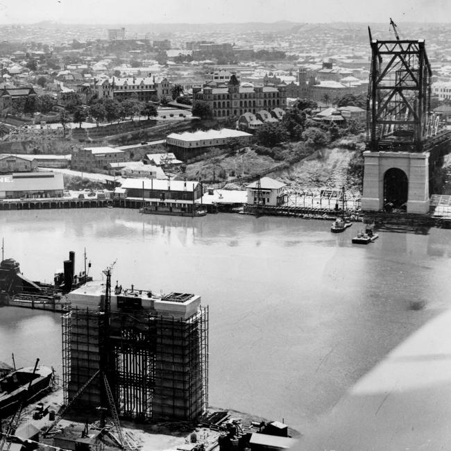 Components for the Story Bridge were manufactured in a purpose-built factory at Rocklea. There are 1.25m rivets in the bridge. Three died during the construction.