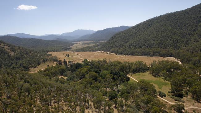 Mr Hill last made contact from the Wonnangatta Station area in the Victorian Alps.