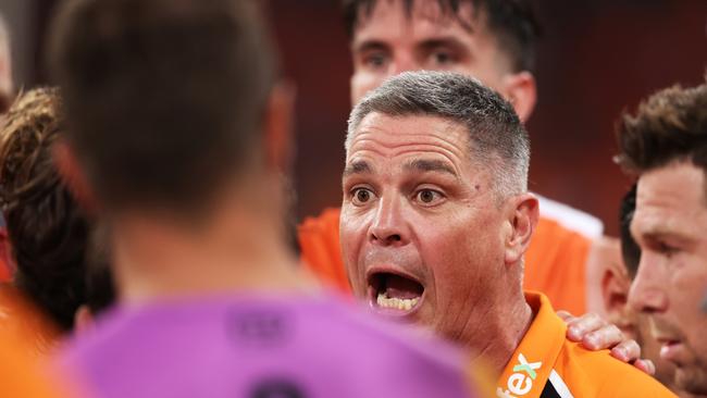 SYDNEY, AUSTRALIA – MARCH 09: Giants head coach Adam Kingsley speaks to players at three quarter time during the AFL Opening Round match between Greater Western Sydney Giants and Collingwood Magpies at ENGIE Stadium, on March 09, 2024, in Sydney, Australia. (Photo by Matt King/AFL Photos/via Getty Images )