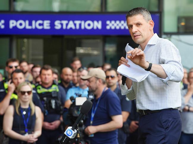 Wayne Gatt addresses fed-up police union members on Friday. Picture: Luis Enrique Ascui