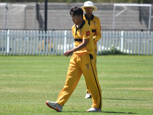 Jaden Tsang prepares to bowl. Picture: Sean Teuma