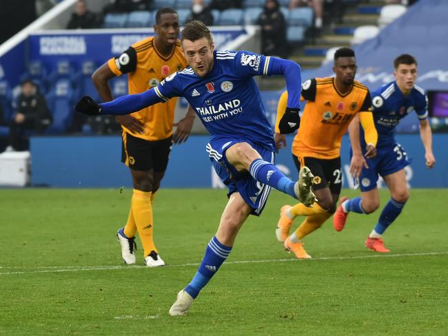 Leicester City's English striker Jamie Vardy strikes the ball but fails to score from the penalty spot during the English Premier League football match between Leicester City and Wolverhampton Wanderers at King Power Stadium in Leicester, central England on November 8, 2020. (Photo by Rui Vieira / POOL / AFP) / RESTRICTED TO EDITORIAL USE. No use with unauthorized audio, video, data, fixture lists, club/league logos or 'live' services. Online in-match use limited to 120 images. An additional 40 images may be used in extra time. No video emulation. Social media in-match use limited to 120 images. An additional 40 images may be used in extra time. No use in betting publications, games or single club/league/player publications. /