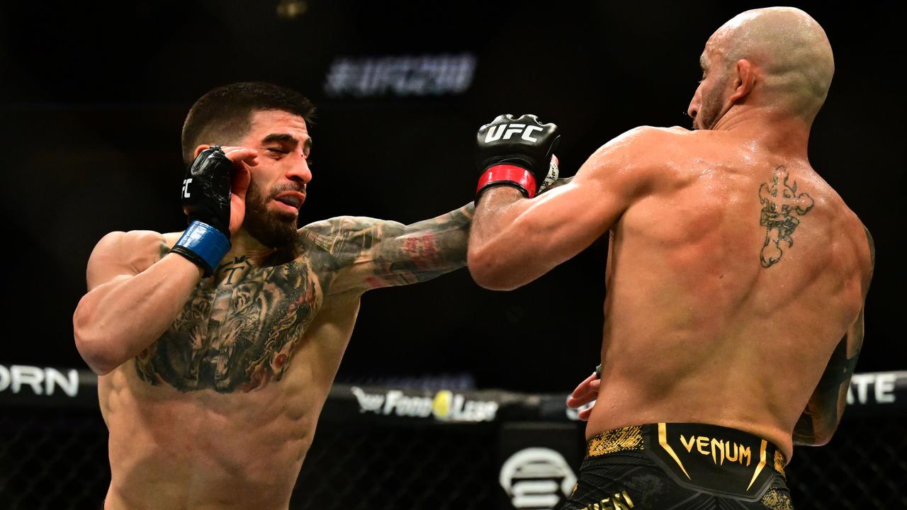 Volkanovski wants to fight Ilia Topuria (left) again for the featherweight belt. (Photo by Hans Gutknecht/MediaNews Group/Los Angeles Daily News via Getty Images)