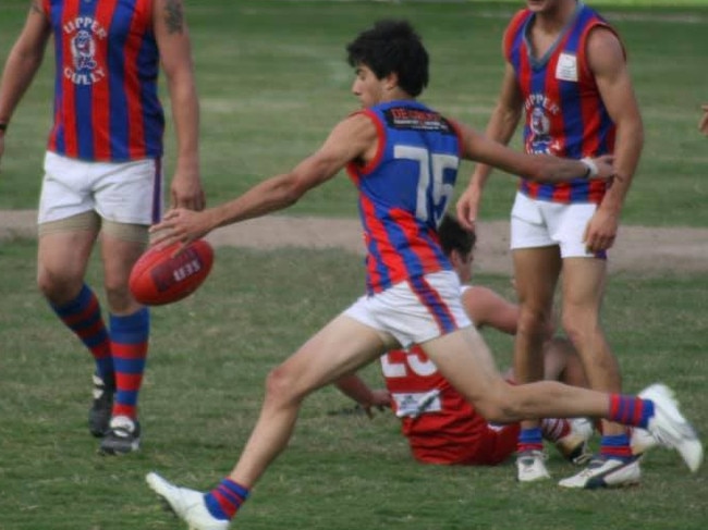 Chris Michaliades playing for Uupper Ferntree Gully.