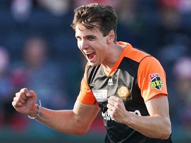 Jhye Richardson of the Scorchers celebrates a wicket during the Big Bash League (BBL) cricket match between Melbourne Renegades and Perth Scorchers at GMHBA Stadium in Geelong, Tuesday, January 7, 2020. (AAP Image/Michael Dodge) NO ARCHIVING, EDITORIAL USE ONLY, IMAGES TO BE USED FOR NEWS REPORTING PURPOSES ONLY, NO COMMERCIAL USE WHATSOEVER, NO USE IN BOOKS WITHOUT PRIOR WRITTEN CONSENT FROM AAP