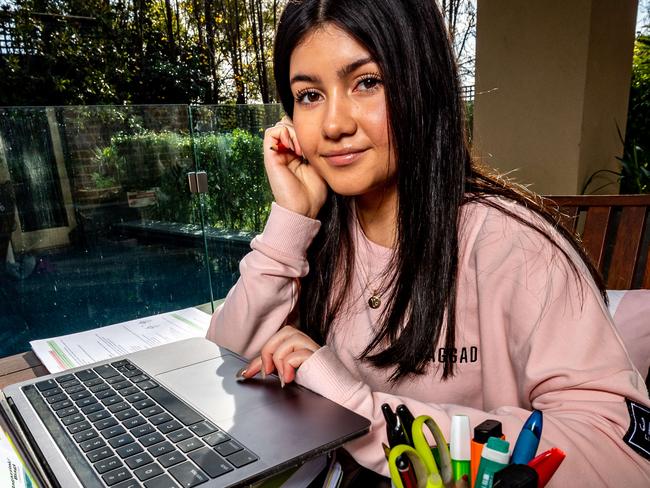 Yr 12 student Claudia Spurio studies remotely as Victoria prepares to enter stage 4 restrictions. Picture: Jake Nowakowski