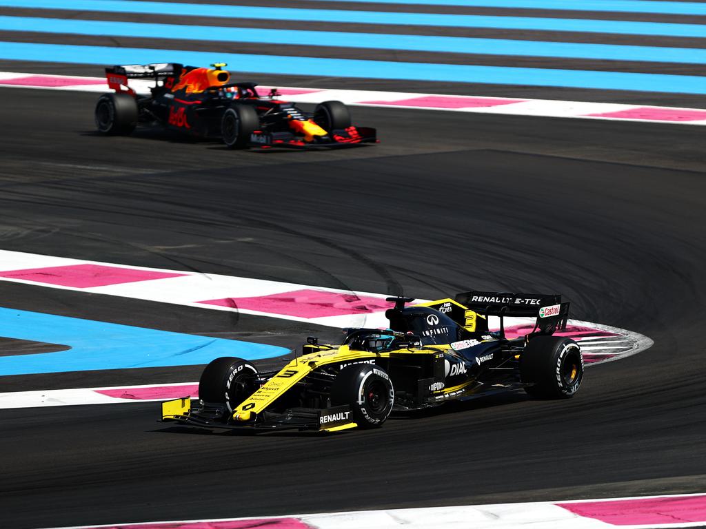 Ricciardo being chased by Pierre Gasly.