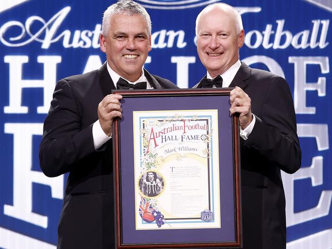 Hall of Fame inductee Mark Williams with Richard Goyder. (Photo by Michael Willson/AFL Photos/via Getty Images)