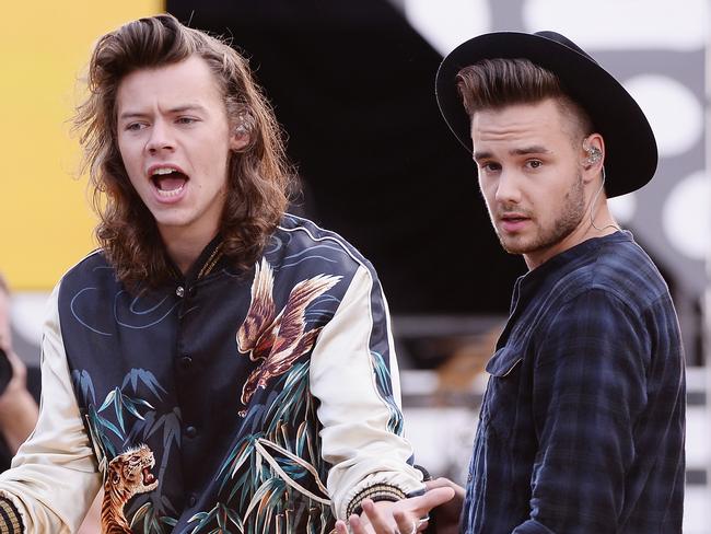 NEW YORK, NY - AUGUST 04:  Harry Styles and Liam Payne of One Direction perform on ABC's "Good Morning America" at Rumsey Playfield, Central Park on August 4, 2015 in New York City.  (Photo by Stephen Lovekin/Getty Images)