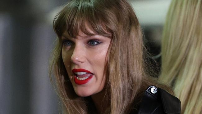 EAST RUTHERFORD, NEW JERSEY - OCTOBER 01: Singer Taylor Swift arrives prior to the game between the Kansas City Chiefs and the New York Jets at MetLife Stadium on October 01, 2023 in East Rutherford, New Jersey. (Photo by Elsa/Getty Images)