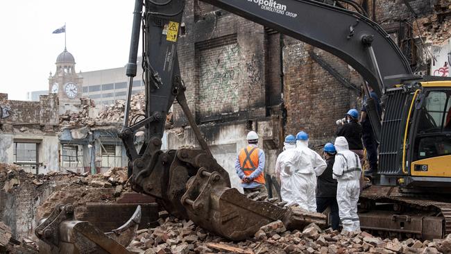 The process could take up to three days as police are required to remove layers of rubble for the police dog to search.. Picture: NCA NewsWire, Monique Harmer