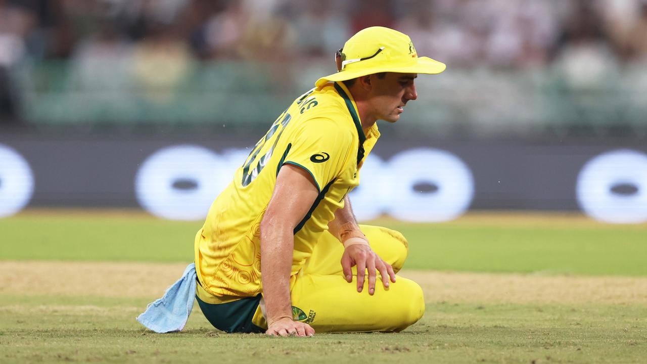 Fielding fiasco stuns cricket as Australia breaks dropped catches world record