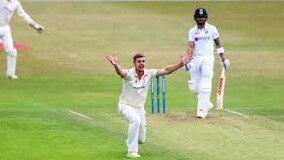 Roman Walker appeals as he dismisses Virat Kohli.