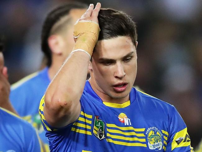 SYDNEY, AUSTRALIA - SEPTEMBER 16:  Eels look dejected after a Cowboys try during the NRL Semi Final match between the Parramatta Eels and the North Queensland Cowboys at ANZ Stadium on September 16, 2017 in Sydney, Australia.  (Photo by Matt King/Getty Images)