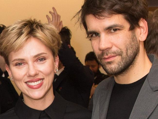 8081957u - 'An Uncanny Likeness' exhibition reception, Simon Lee Gallery, New York - 25 Jan 2017 Pictured: Simon Lee, Scarlett Johansson, Romain Dauriac Ref: SPL1429206 250117 Picture by: Rex Features / Splash News Splash News and Pictures Los Angeles: 310-821-2666 New York: 212-619-2666 London: 870-934-2666 photodesk@splashnews.com