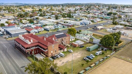 Arial view of O'Mahony's Hotel, Warwick. Photo: Joan Wallace