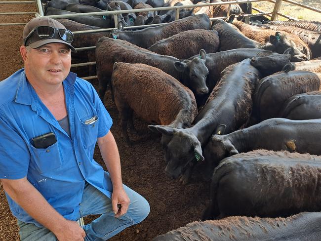 Andrew Fern, Banool at The Highlands, won the best presented pen of heifers at Yea today with the 18 calves at 349kg selling for $1030 to the Jalna Feedlot, working out at 295c/kg liveweight.