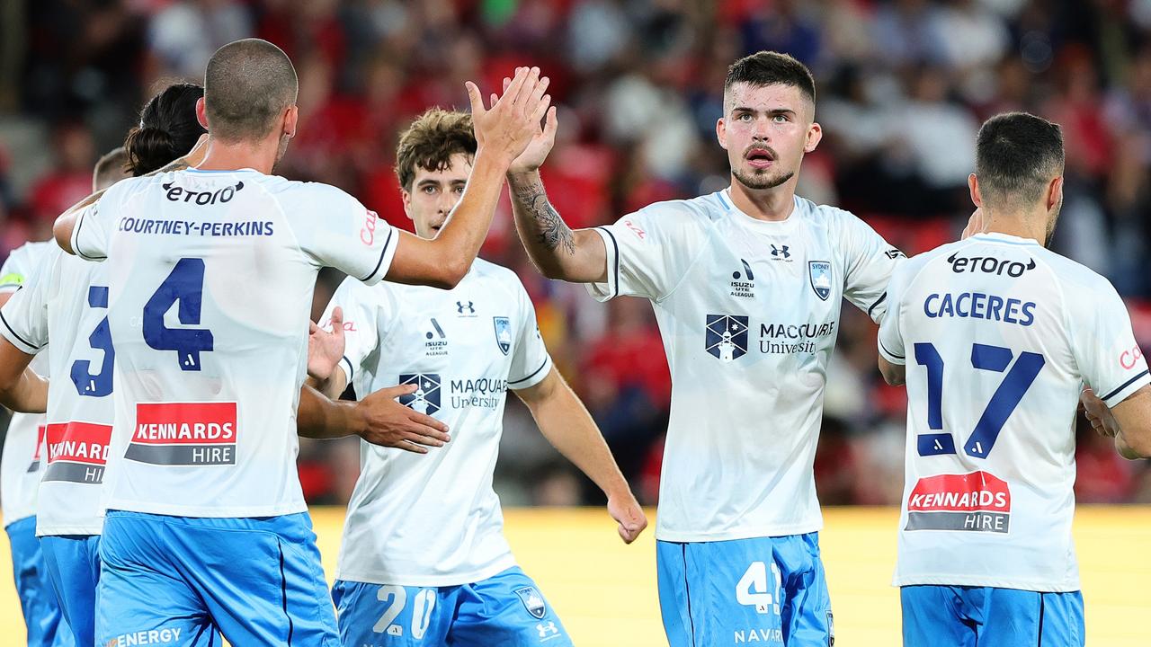 Sydney FC’s defensive woes must be addressed in January according to Robbie Slater and Marco Monteverde. Photo: Sarah Reed/Getty Images.