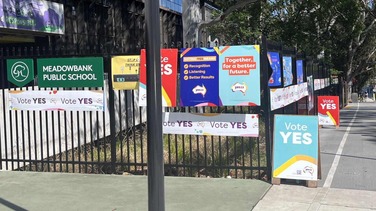 There were only Yes campaign signs outside a polling booth at Meadowbank Public School on Saturday. Picture: NCA NewsWire