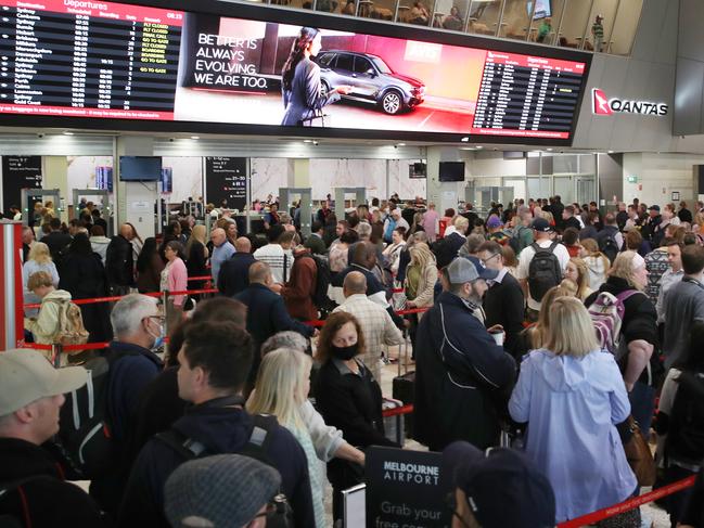 MELBOURNE, AUSTRALIA - NewsWire Photos, OCTOBER 11, 2022. A major security breach has sparked chaos at Melbourne airport. Thousands of Qantas passengers were ordered off flights and back inside the terminal shortly before 6.30am Picture: NCA NewsWire / David Crosling