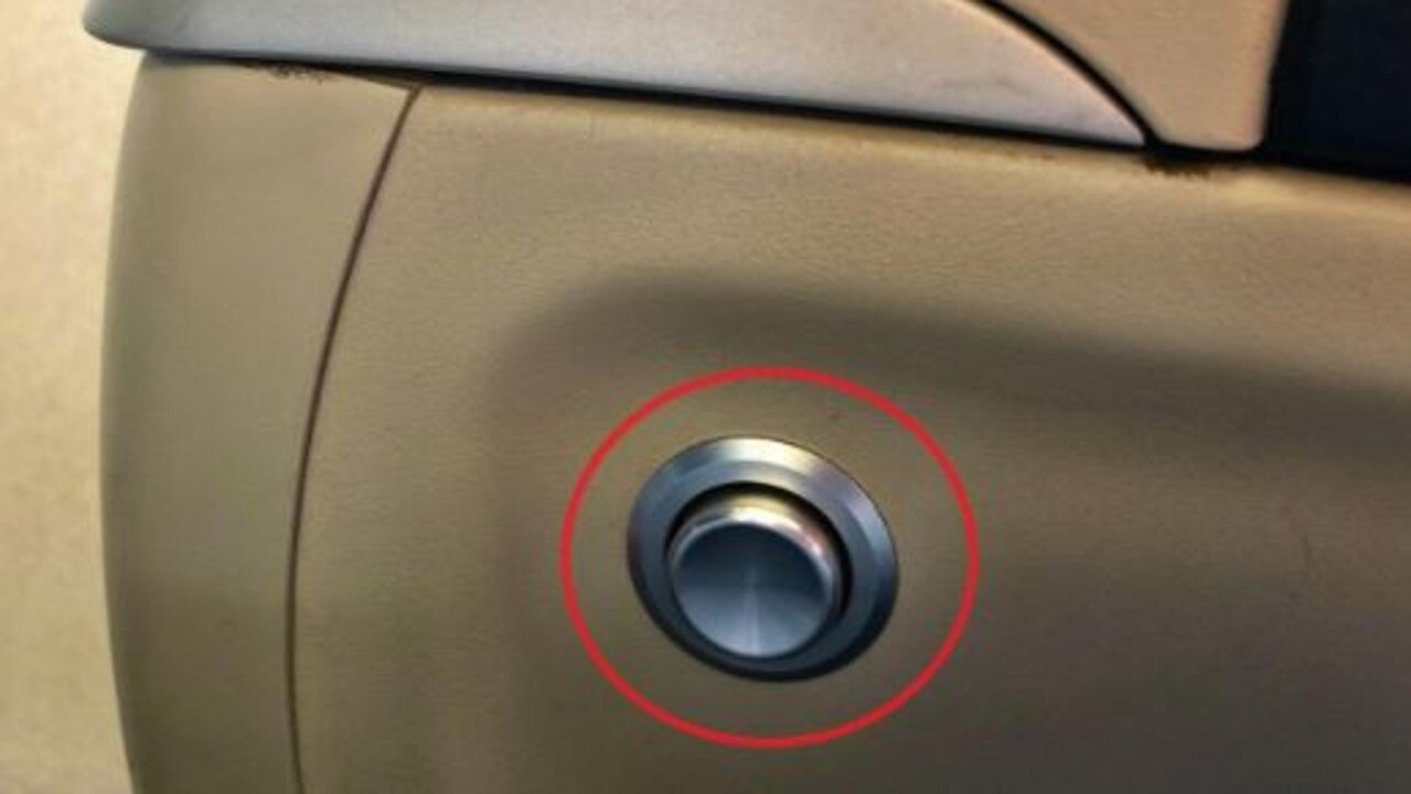 The button that causes a divide on each plane.