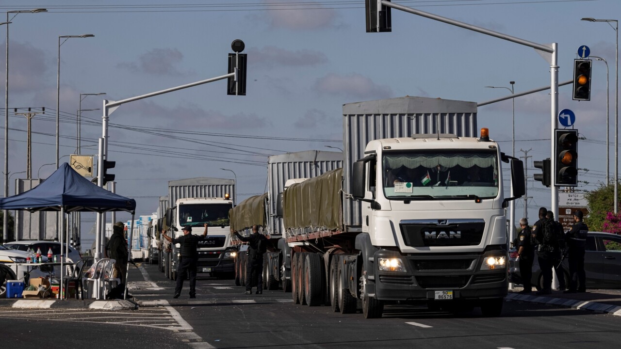 Humanitarian aid arrives in Gaza amid Israel-Hamas ceasefire | Sky News ...