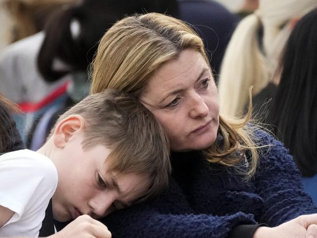 Mourners pay their respects outside Buckingham Palace. Picture: Getty Images.