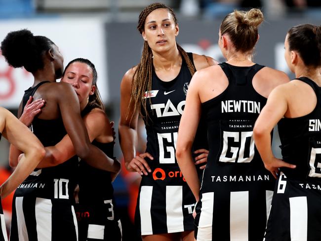 SYDNEY, AUSTRALIA - JUNE 19: Magpies players react at full time during the Super Netball Semi Final match between GWS Giants and Collingwood Magpies at Ken Rosewall Arena, on June 19, 2022, in Sydney, Australia. (Photo by Brendon Thorne/Getty Images)