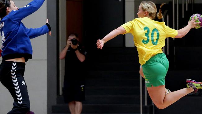 Australia’s Brianna Keyes shoots for goal. Picture: Peter Kelly