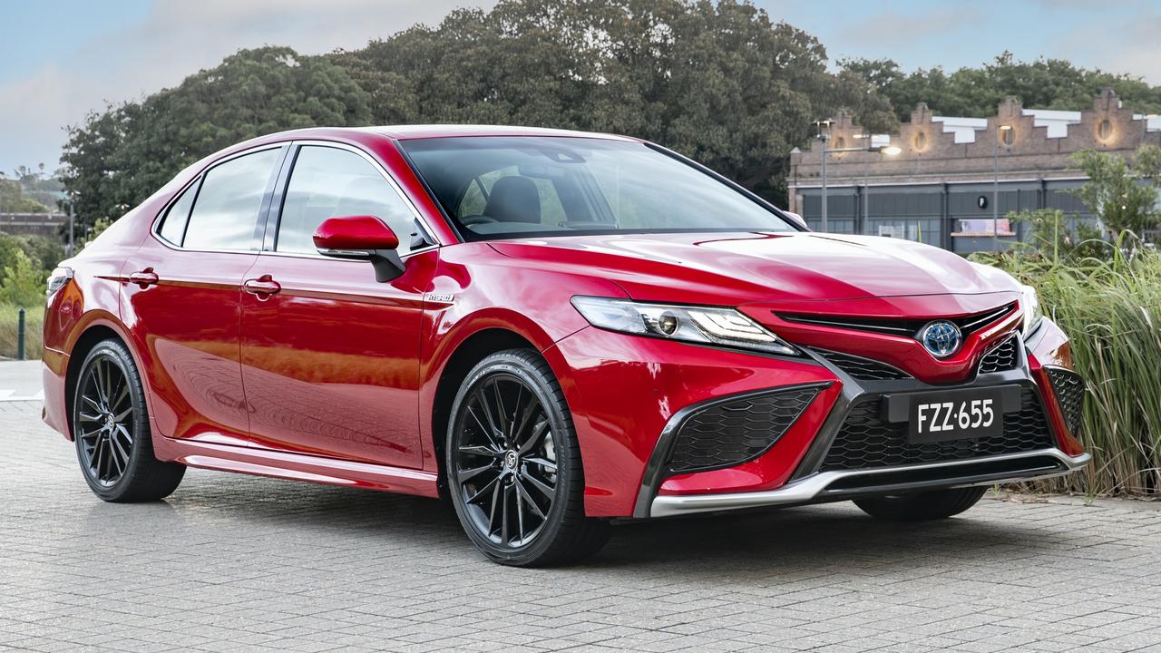 2021 toyota camry store hybrid range