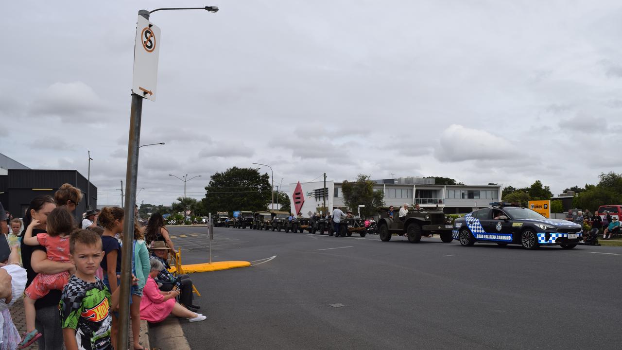 The crowd at the Rockhampton ANZAC DAY march.