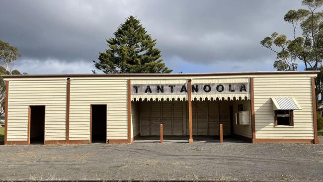 Mount Paranormal will host paranormal investigations at sites located in Mount Gambier and other surrounding areas – such as the Tantanoola Railway Station.